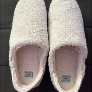Tom’s Ezra slipper